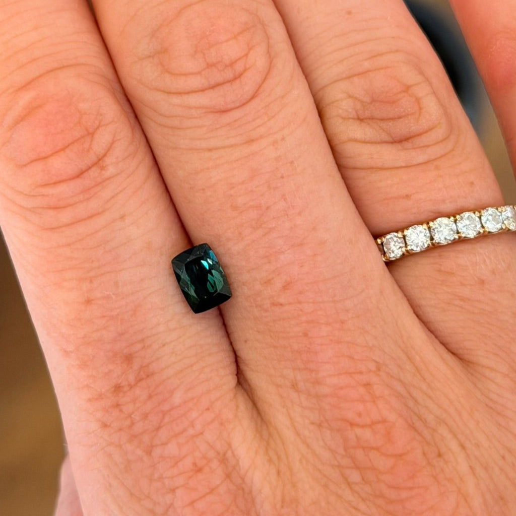 Green Tourmaline Elongated Cushion 1.14cts